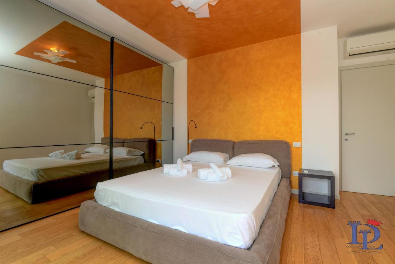 Desenzanoloft Official Partner Marriott Homes & Villas - Oscar Luxury Suite Desenzano del Garda Exteriör bild