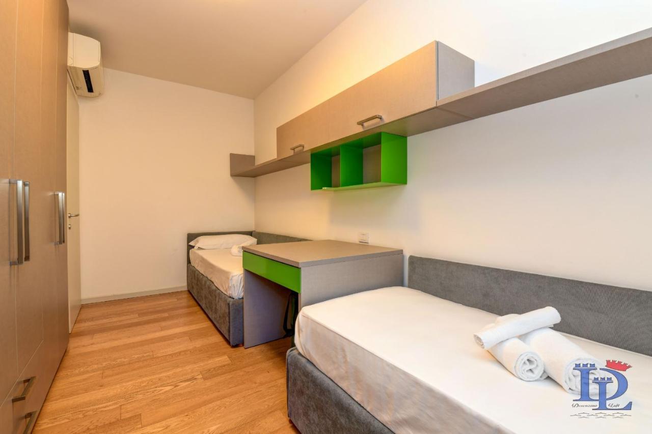 Desenzanoloft Official Partner Marriott Homes & Villas - Oscar Luxury Suite Desenzano del Garda Exteriör bild