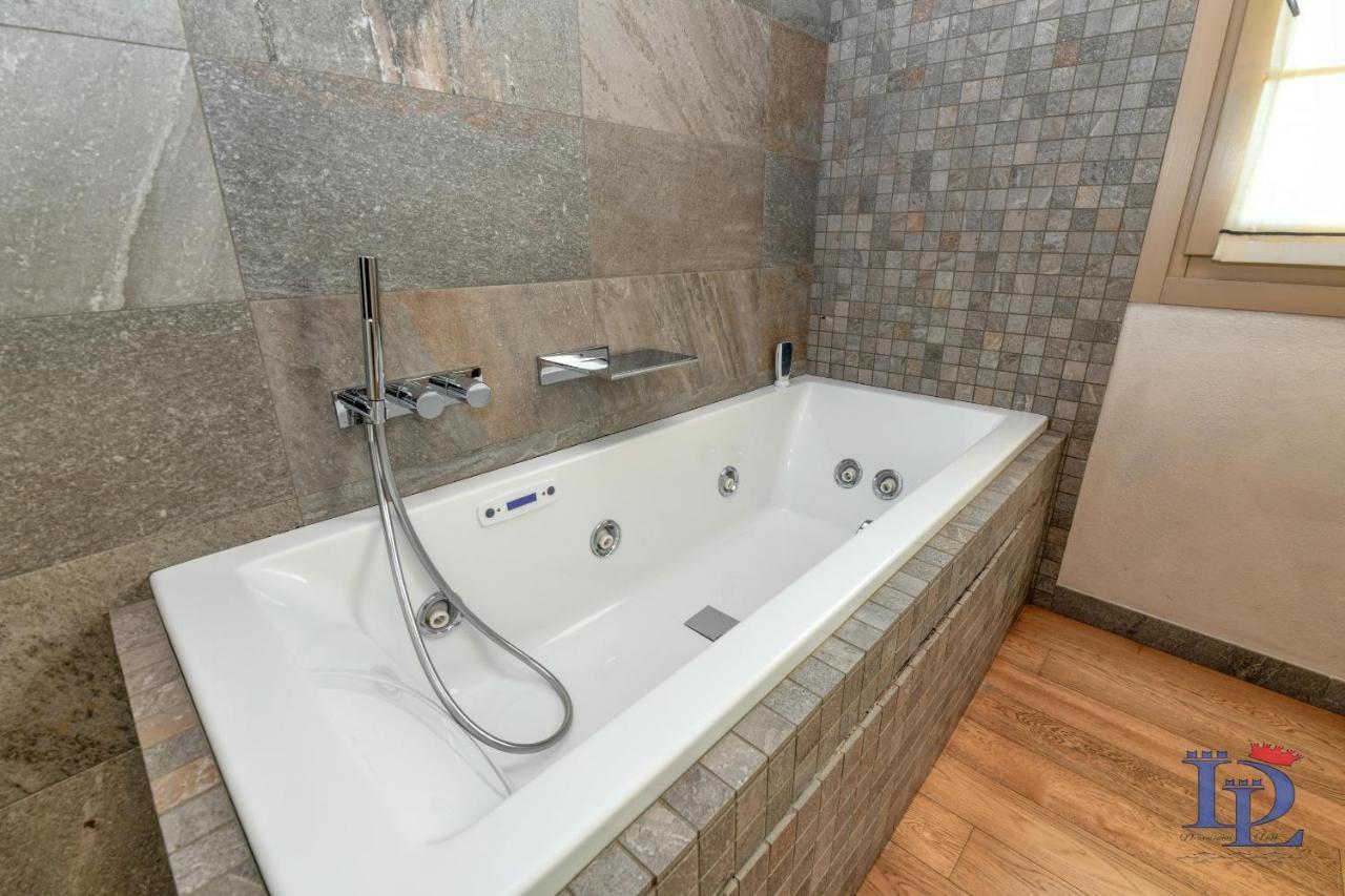 Desenzanoloft Official Partner Marriott Homes & Villas - Oscar Luxury Suite Desenzano del Garda Exteriör bild