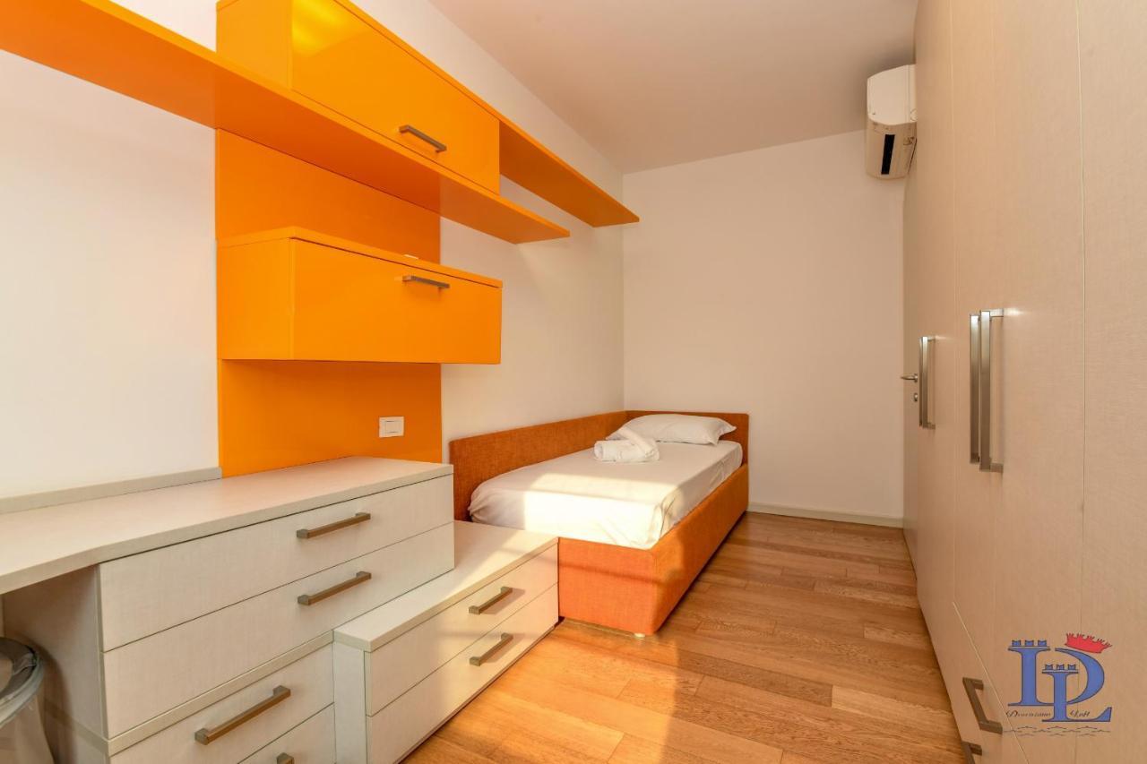 Desenzanoloft Official Partner Marriott Homes & Villas - Oscar Luxury Suite Desenzano del Garda Exteriör bild